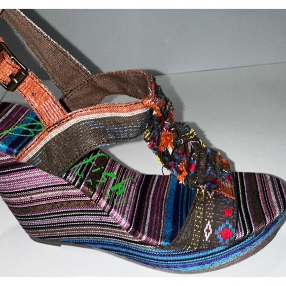 Blowfish Malibu Strappy Wedge Sandal Womens Sz 7 Open Toe New 4" wedge NEW - Picture 1 of 14